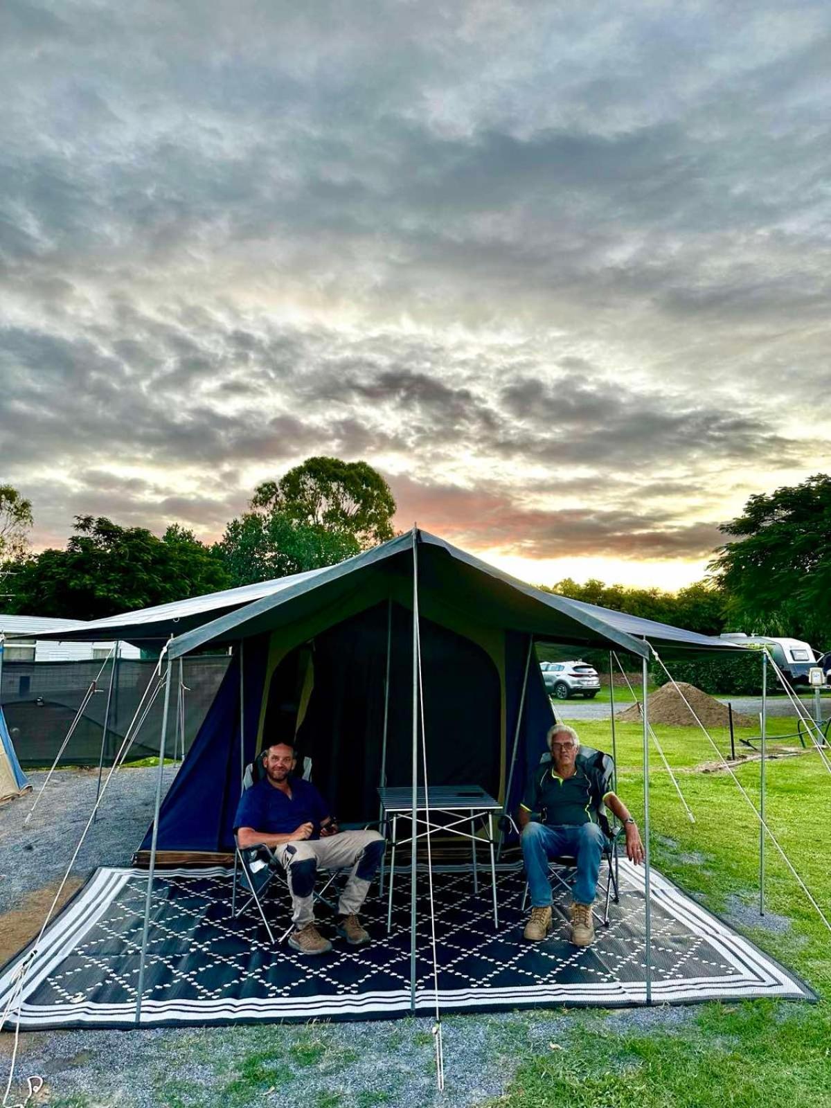 Mycow Accommodation Mackay Exteriör bild