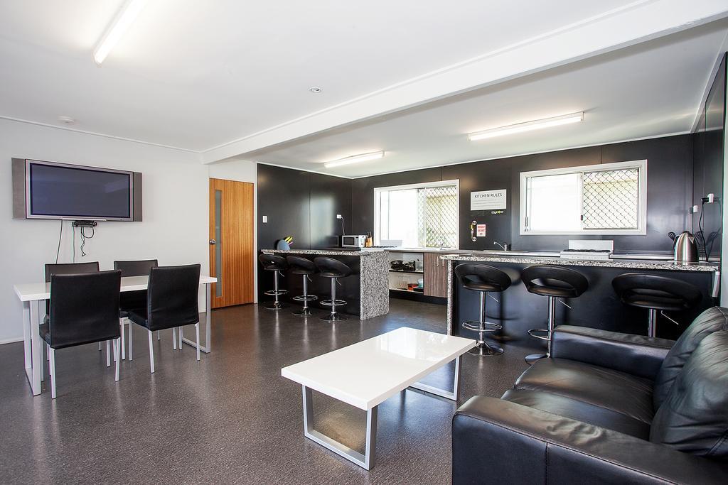 Mycow Accommodation Mackay Exteriör bild